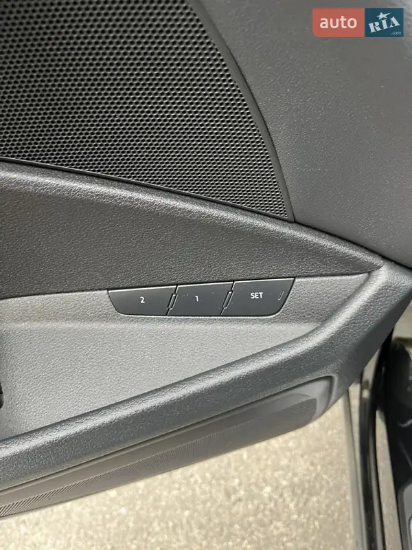 Audi e-tron 2018 VIN WAUZZZGE1KB002153 фото оголошення 19 з 71