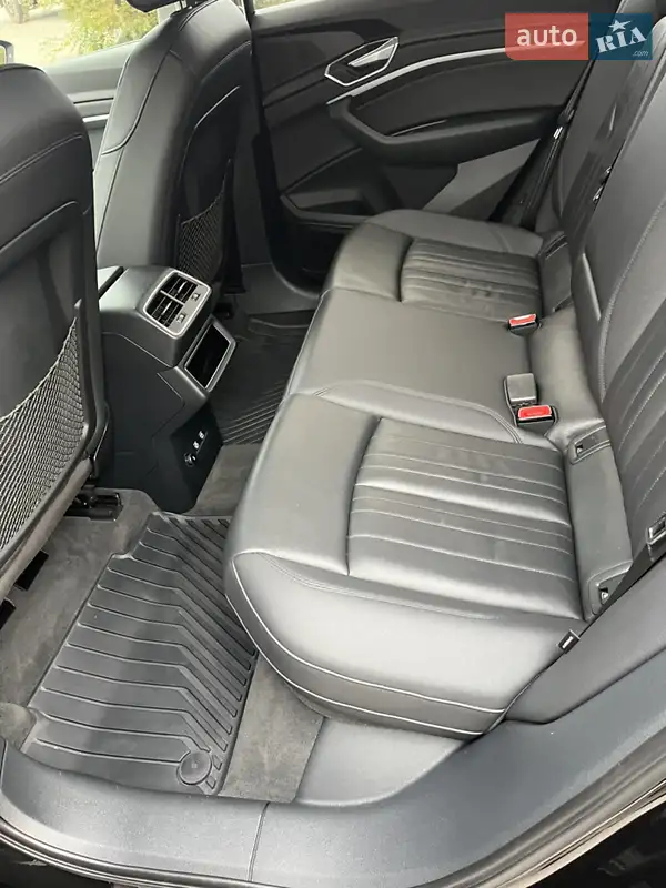 Audi e-tron 2018 VIN WAUZZZGE1KB002153 фото оголошення 21 з 71