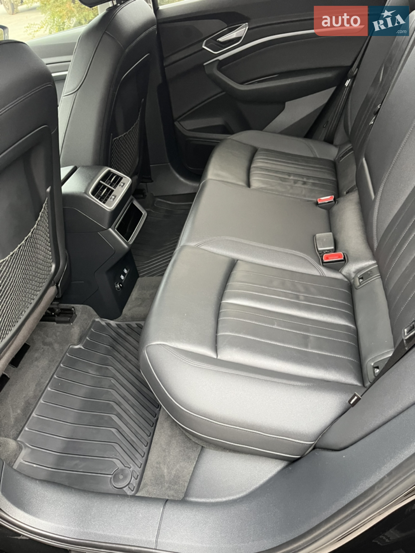 2018 Audi e-tron - мініатюра 21