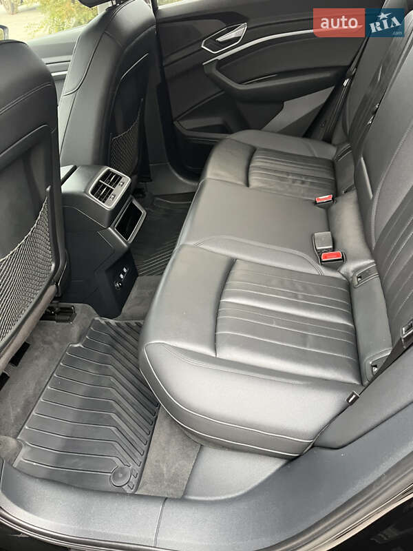 Позашляховик / Кросовер Audi e-tron 2018 в Тернополі фото 21 Позашляховик / Кросовер Audi e-tron 2018 в Тернополі