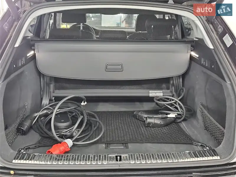 Audi e-tron 2018 VIN WAUZZZGE1KB002153 фото оголошення 49 з 71