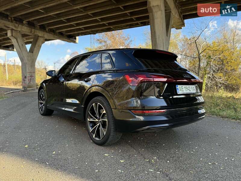 Внедорожник / Кроссовер Audi e-tron 2021 в Днепре