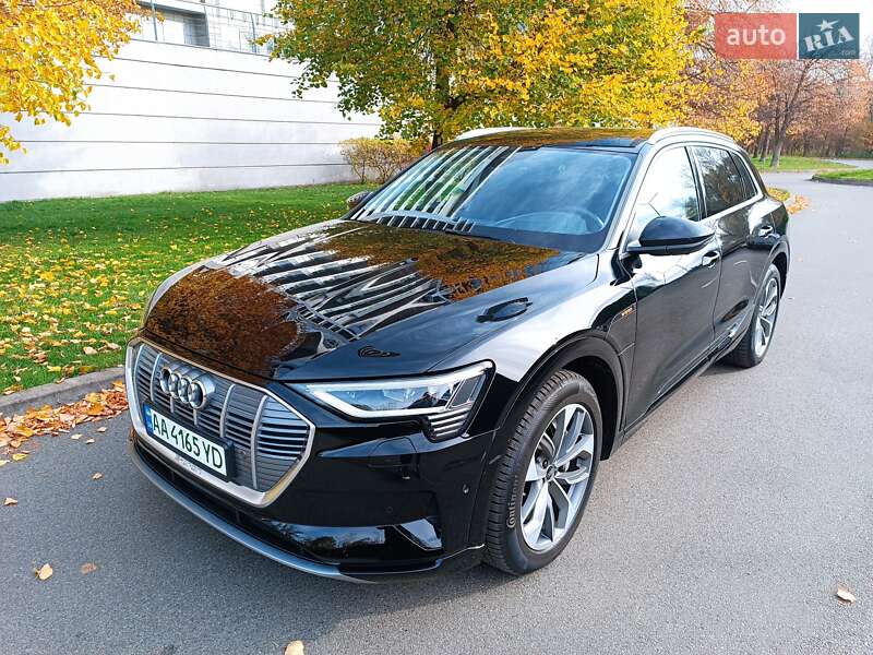 Внедорожник / Кроссовер Audi e-tron 2022 в Киеве