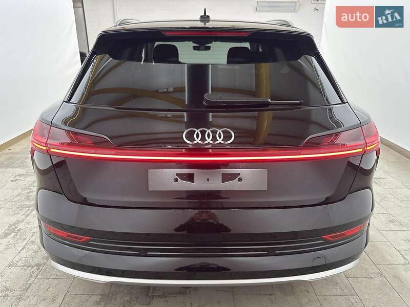 Внедорожник / Кроссовер Audi e-tron 2022 в Киеве