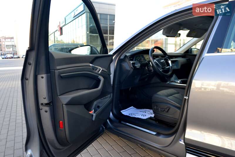 Позашляховик / Кросовер Audi e-tron 2020 в Хмельницькому фото 16 Позашляховик / Кросовер Audi e-tron 2020 в Хмельницькому