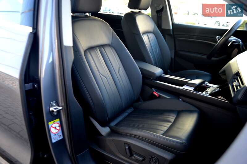 Позашляховик / Кросовер Audi e-tron 2020 в Хмельницькому фото 177 Позашляховик / Кросовер Audi e-tron 2020 в Хмельницькому