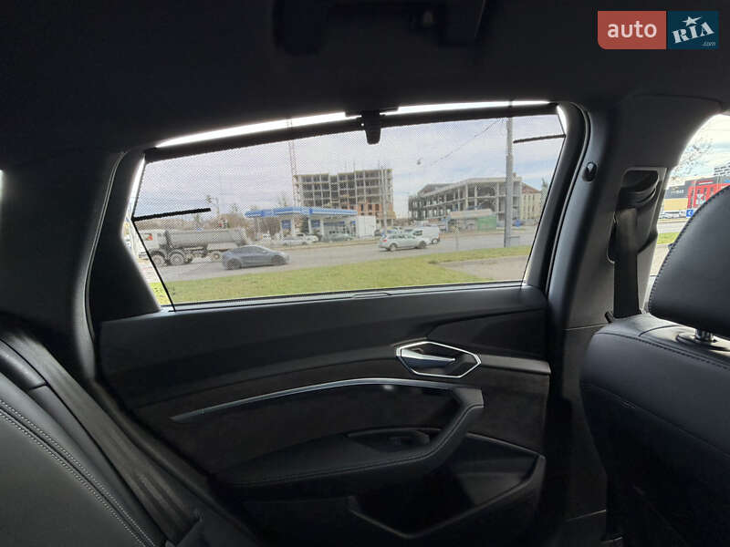 Позашляховик / Кросовер Audi e-tron 2021 в Львові фото 28 Позашляховик / Кросовер Audi e-tron 2021 в Львові