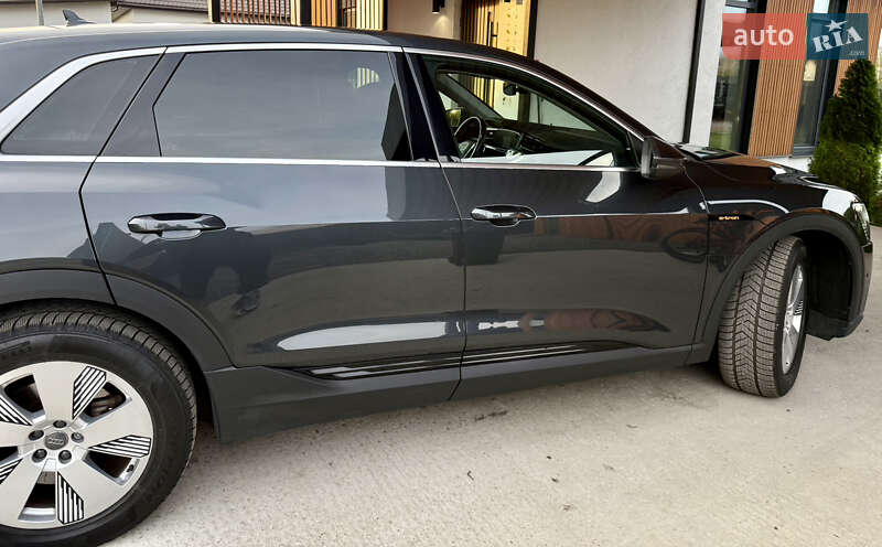 Внедорожник / Кроссовер Audi e-tron 2020 в Киеве фото 15 Внедорожник / Кроссовер Audi e-tron 2020 в Киеве