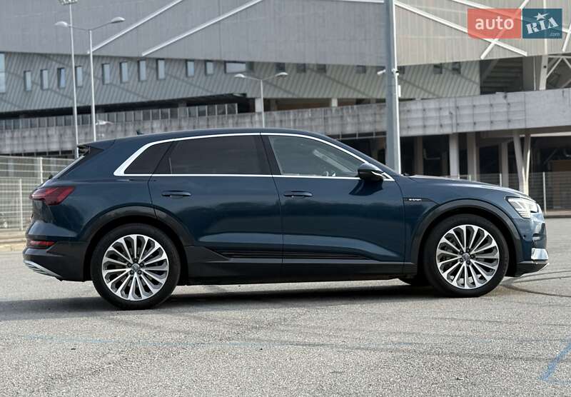 Внедорожник / Кроссовер Audi e-tron 2019 в Львове фото 15 Внедорожник / Кроссовер Audi e-tron 2019 в Львове