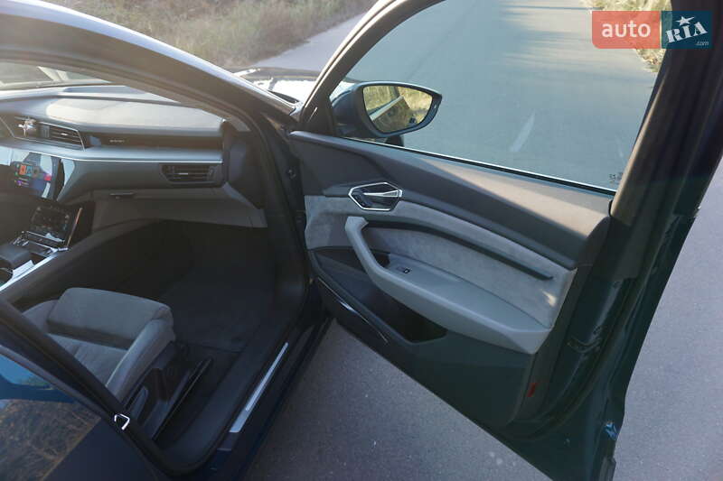 Позашляховик / Кросовер Audi e-tron 2020 в Києві