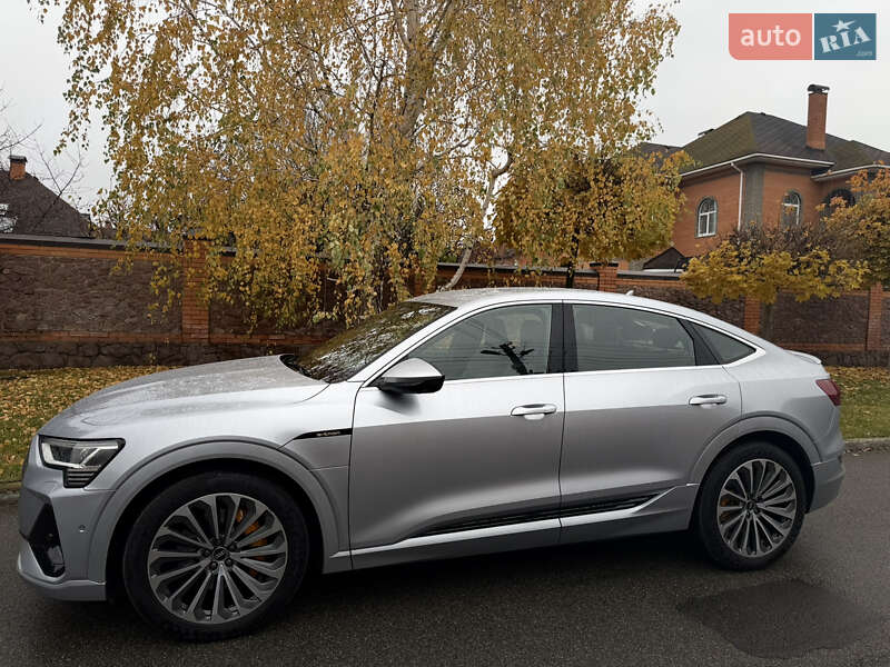 Внедорожник / Кроссовер Audi e-tron 2021 в Киеве