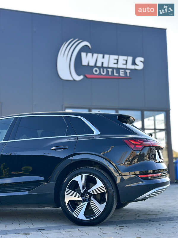 Внедорожник / Кроссовер Audi e-tron 2021 в Ужгороде