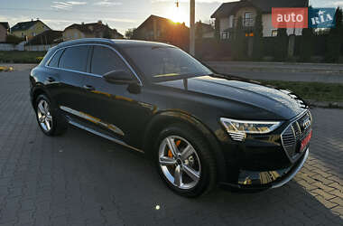 Позашляховик / Кросовер Audi e-tron 2022 в Хмельницькому