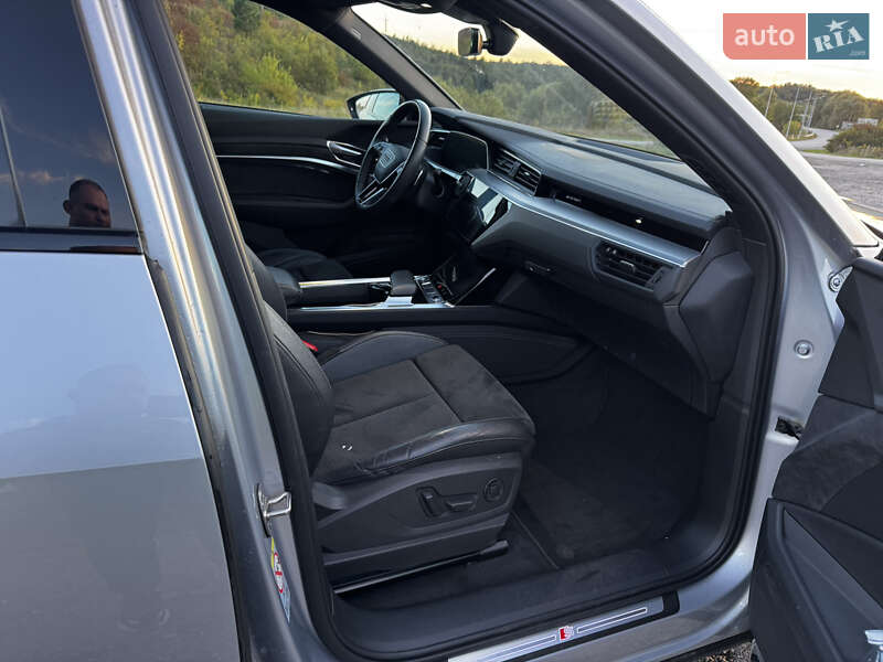 Позашляховик / Кросовер Audi e-tron 2020 в Бережанах