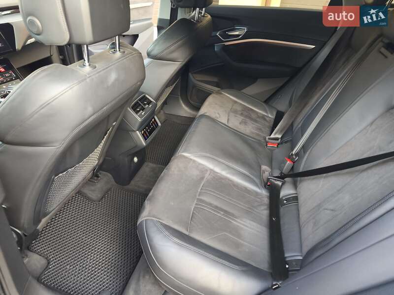 Внедорожник / Кроссовер Audi e-tron 2019 в Харькове