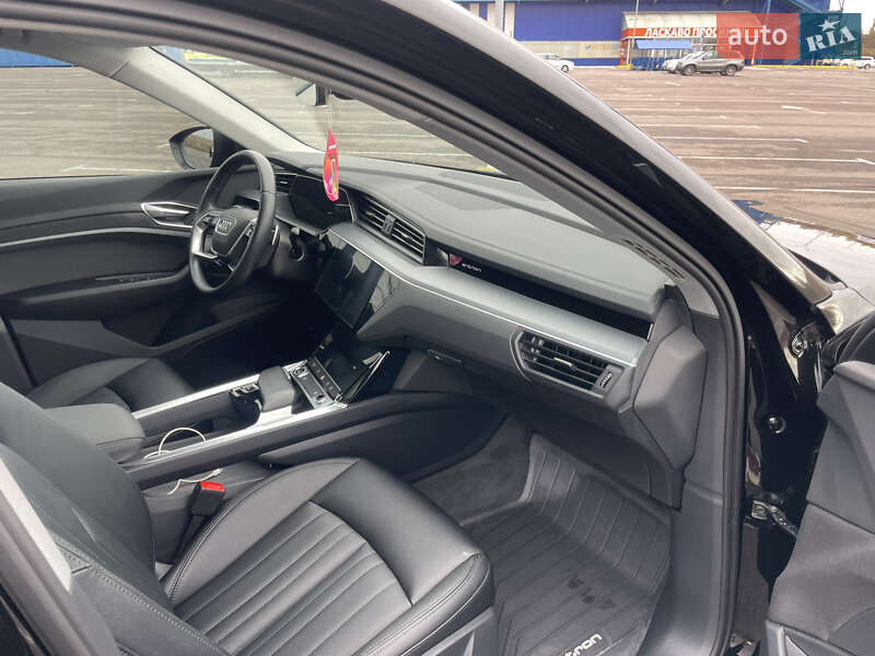 Позашляховик / Кросовер Audi e-tron 2023 в Рівному фото 43 Позашляховик / Кросовер Audi e-tron 2023 в Рівному