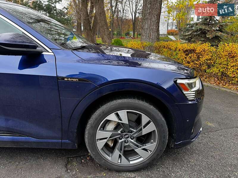 Позашляховик / Кросовер Audi e-tron 2020 в Києві