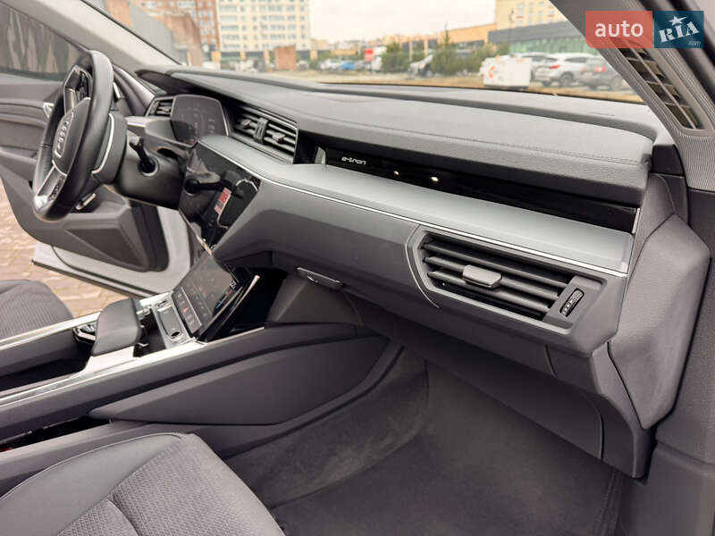 Позашляховик / Кросовер Audi e-tron 2023 в Хмельницькому фото 22 Позашляховик / Кросовер Audi e-tron 2023 в Хмельницькому
