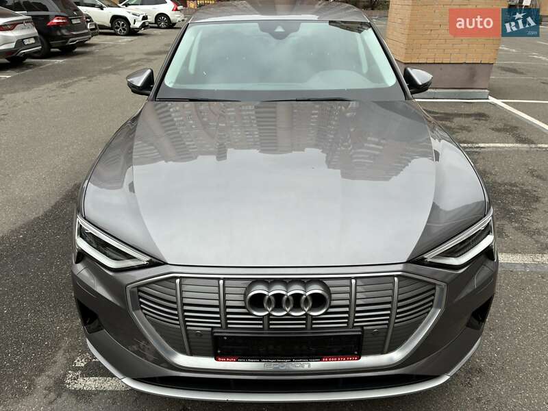 Позашляховик / Кросовер Audi e-tron 2022 в Києві