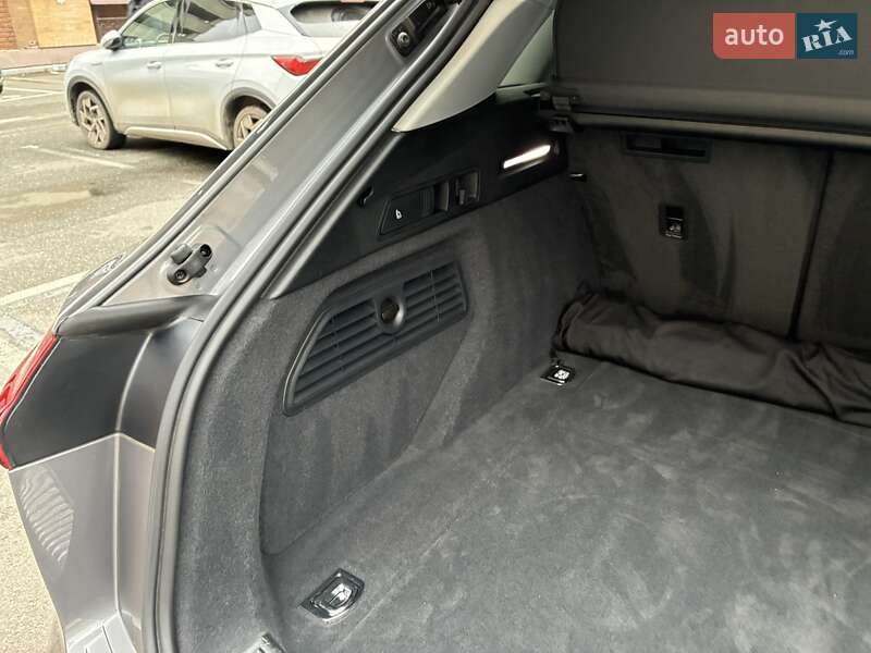 Позашляховик / Кросовер Audi e-tron 2022 в Києві