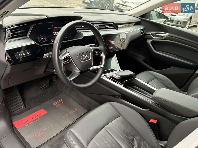 Позашляховик / Кросовер Audi e-tron 2022 в Києві