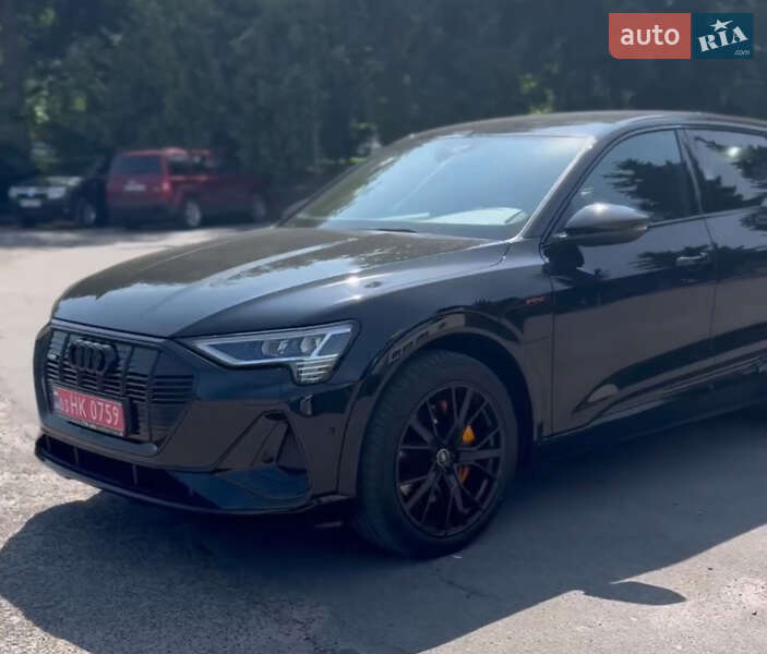 Позашляховик / Кросовер Audi e-tron 2022 в Києві