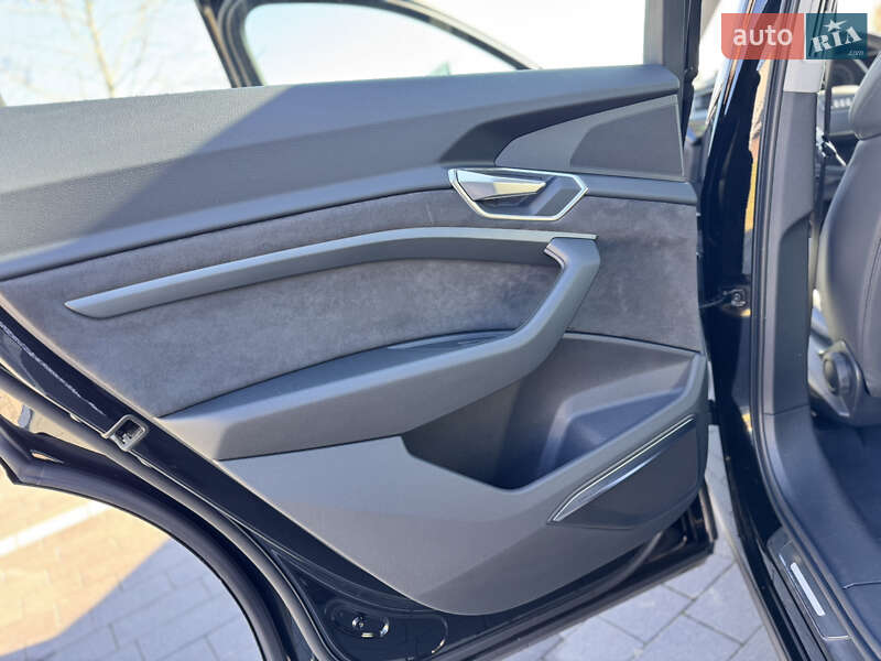 Внедорожник / Кроссовер Audi e-tron 2020 в Мукачево