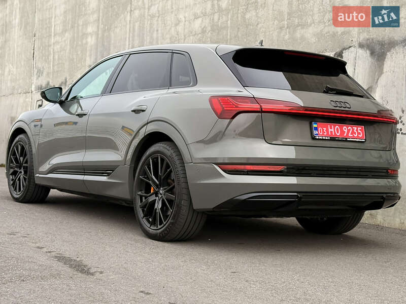 Позашляховик / Кросовер Audi e-tron 2022 в Львові