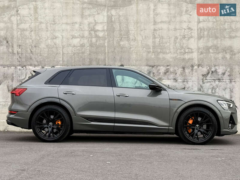 Позашляховик / Кросовер Audi e-tron 2022 в Львові
