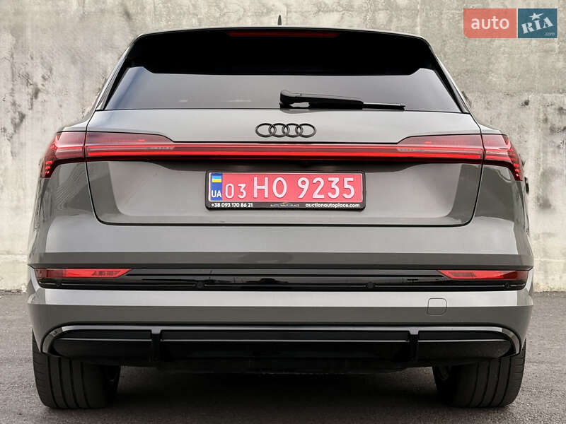 Позашляховик / Кросовер Audi e-tron 2022 в Львові