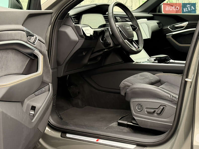 Позашляховик / Кросовер Audi e-tron 2022 в Львові