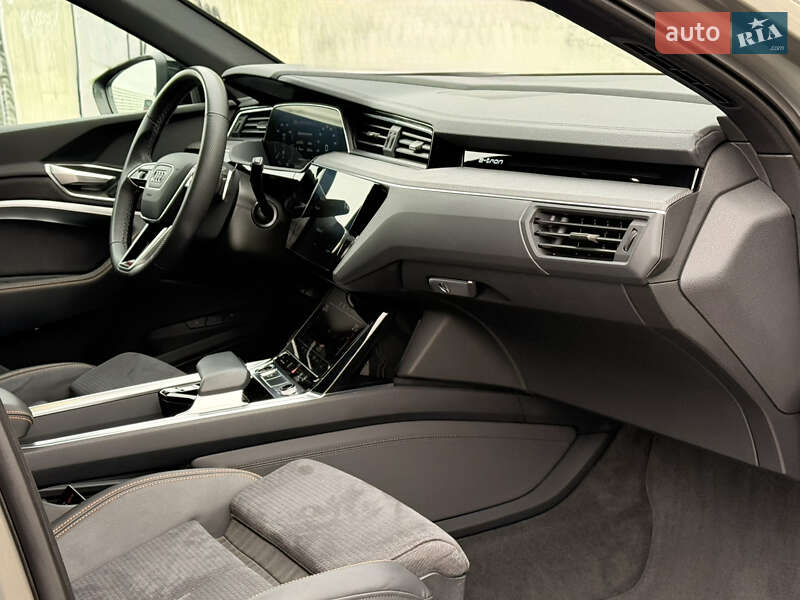 Позашляховик / Кросовер Audi e-tron 2022 в Львові