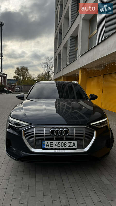 Внедорожник / Кроссовер Audi e-tron 2020 в Днепре