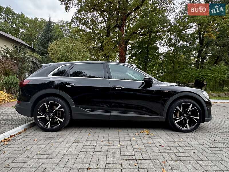 Позашляховик / Кросовер Audi e-tron 2020 в Дрогобичі