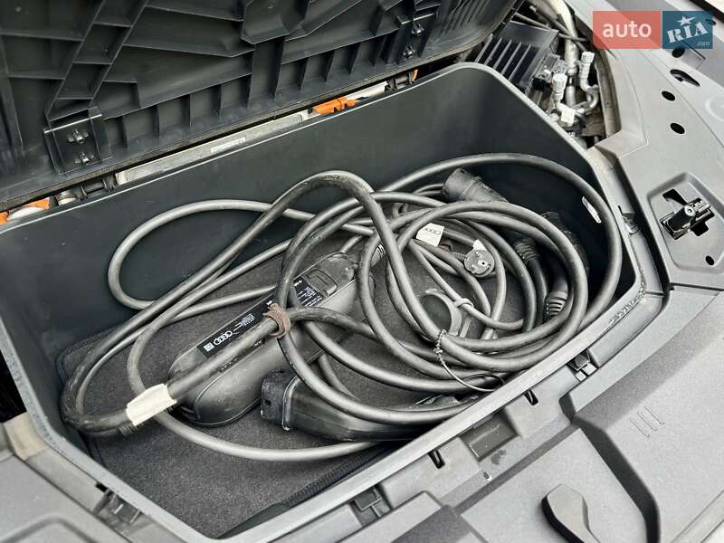 Позашляховик / Кросовер Audi e-tron 2020 в Дрогобичі