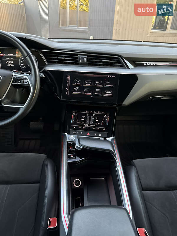 Позашляховик / Кросовер Audi e-tron 2019 в Дрогобичі