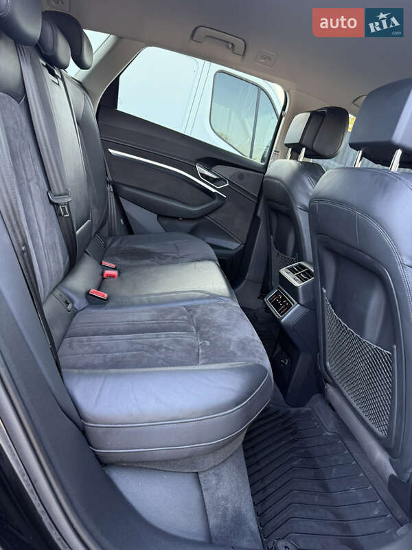 Позашляховик / Кросовер Audi e-tron 2019 в Дрогобичі