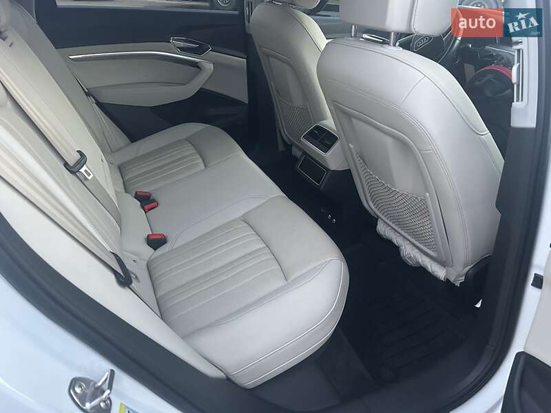 Позашляховик / Кросовер Audi e-tron 2020 в Житомирі фото 14 Позашляховик / Кросовер Audi e-tron 2020 в Житомирі