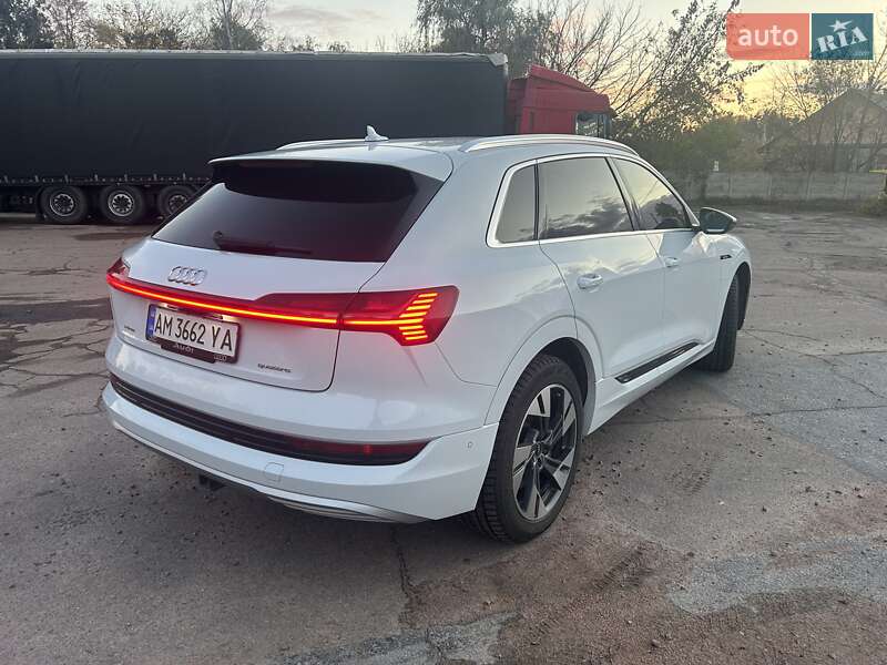 Позашляховик / Кросовер Audi e-tron 2020 в Житомирі фото 17 Позашляховик / Кросовер Audi e-tron 2020 в Житомирі