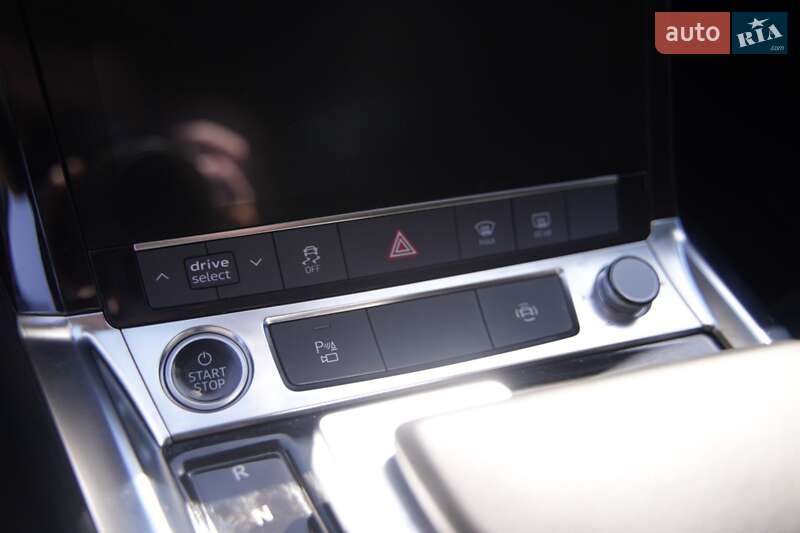 Внедорожник / Кроссовер Audi e-tron 2022 в Дубно