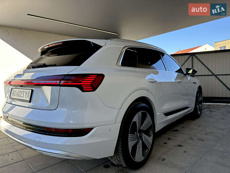 Позашляховик / Кросовер Audi e-tron 2019 в Ужгороді