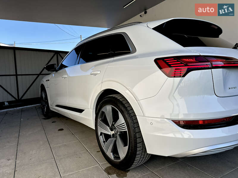 Позашляховик / Кросовер Audi e-tron 2019 в Ужгороді