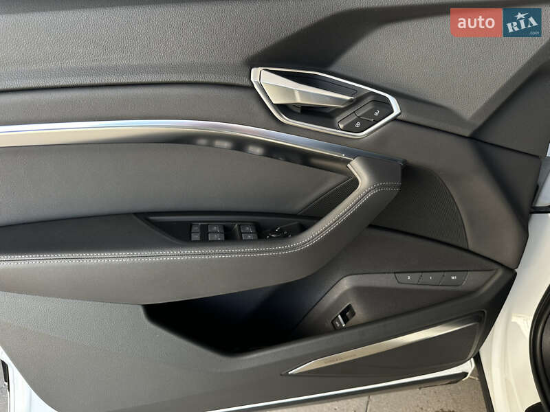 Позашляховик / Кросовер Audi e-tron 2019 в Ужгороді