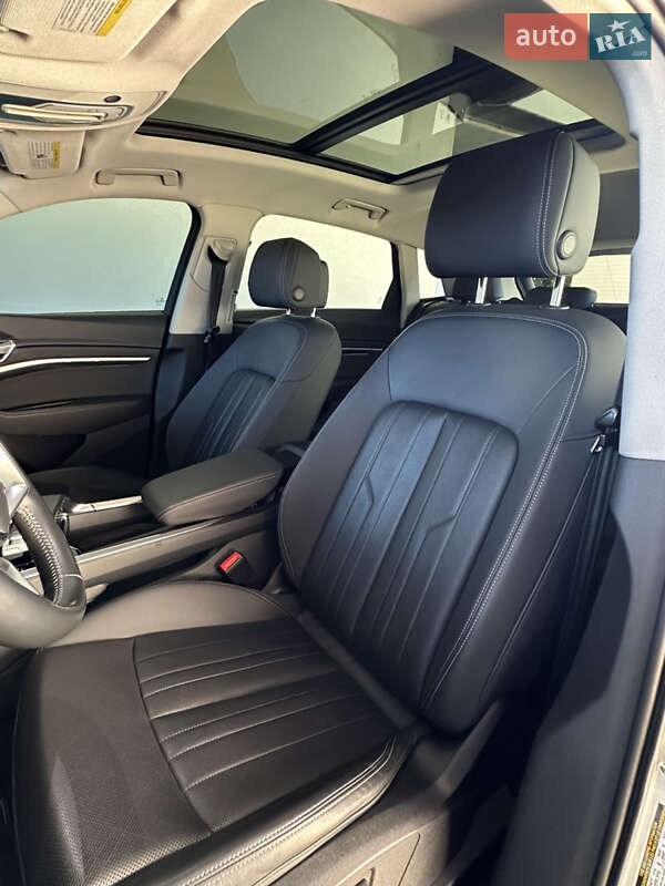 Позашляховик / Кросовер Audi e-tron 2019 в Ужгороді
