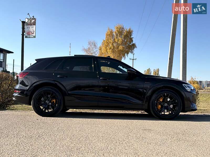 Позашляховик / Кросовер Audi e-tron 2022 в Ковелі