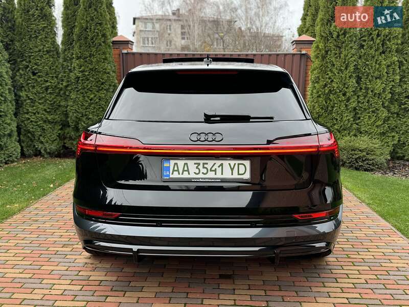 Внедорожник / Кроссовер Audi e-tron 2021 в Киеве фото 15 Внедорожник / Кроссовер Audi e-tron 2021 в Киеве