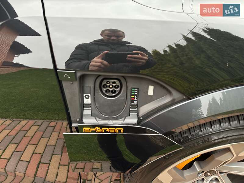 Внедорожник / Кроссовер Audi e-tron 2021 в Киеве фото 26 Внедорожник / Кроссовер Audi e-tron 2021 в Киеве