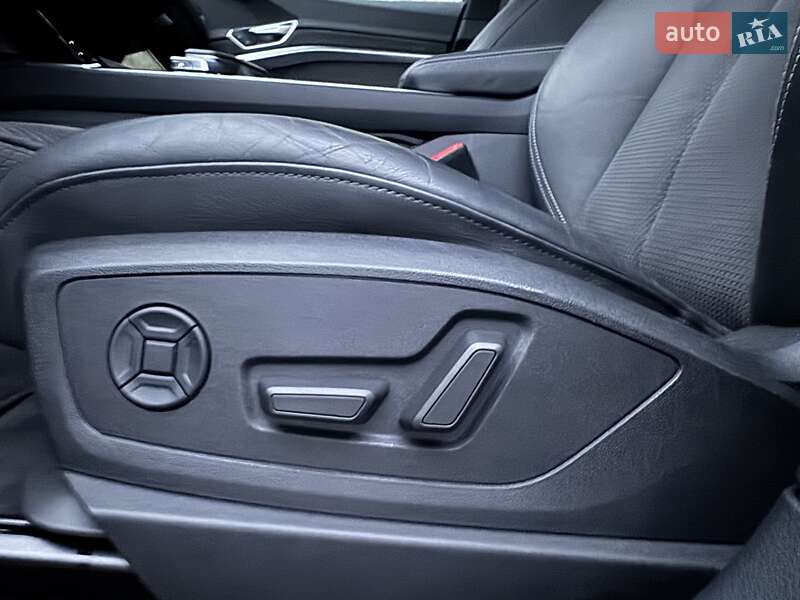 Позашляховик / Кросовер Audi e-tron 2019 в Рівному