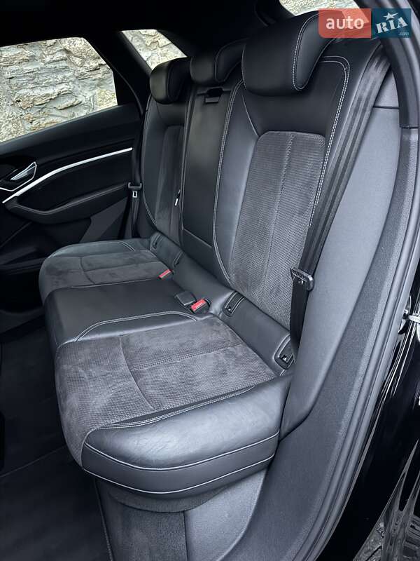 Позашляховик / Кросовер Audi e-tron 2019 в Рівному