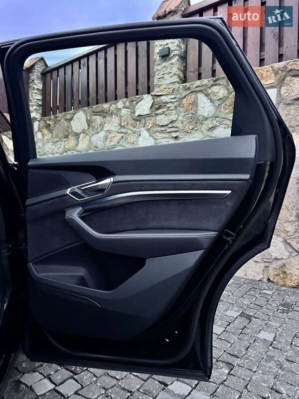 Позашляховик / Кросовер Audi e-tron 2019 в Рівному